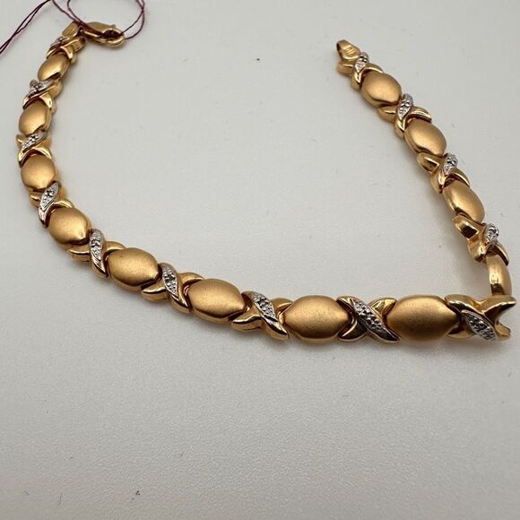 ESTATE PIECE! 14k yellow gold "XO" bracelet with diamond accents! - Picture 4 of 8